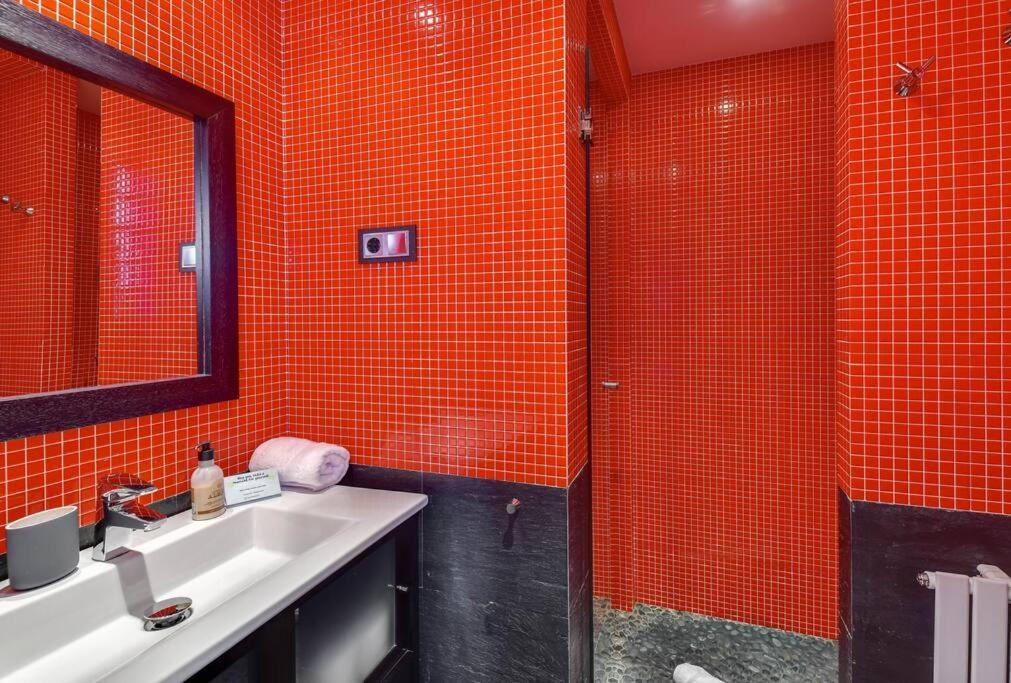 Big Stylish And Modern Apartment In Madrid Centre Экстерьер фото