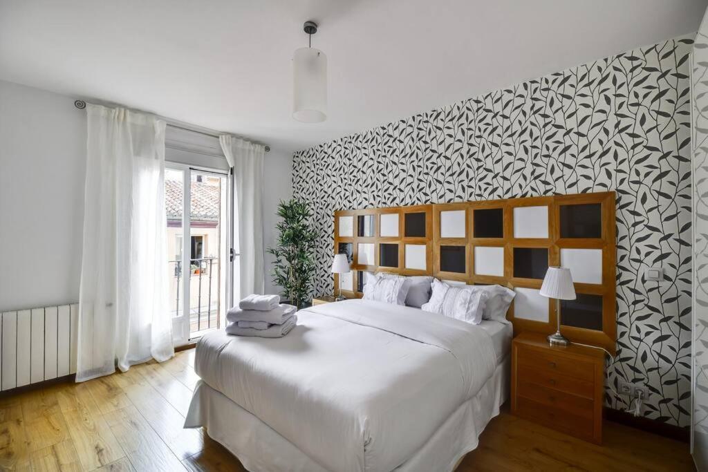 Big Stylish And Modern Apartment In Madrid Centre Экстерьер фото