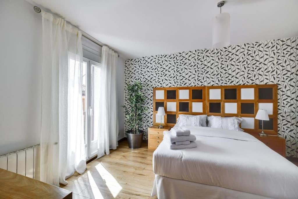 Big Stylish And Modern Apartment In Madrid Centre Экстерьер фото