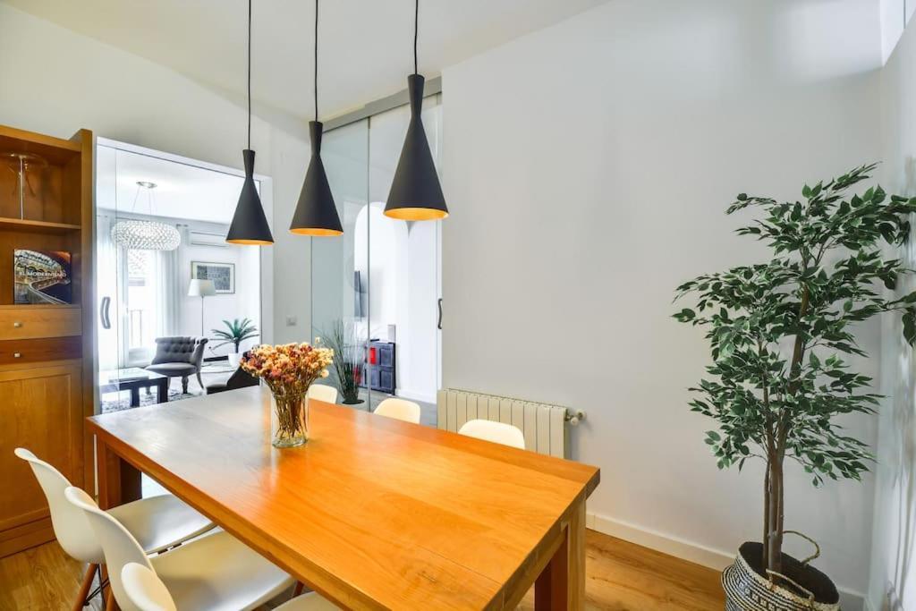 Big Stylish And Modern Apartment In Madrid Centre Экстерьер фото