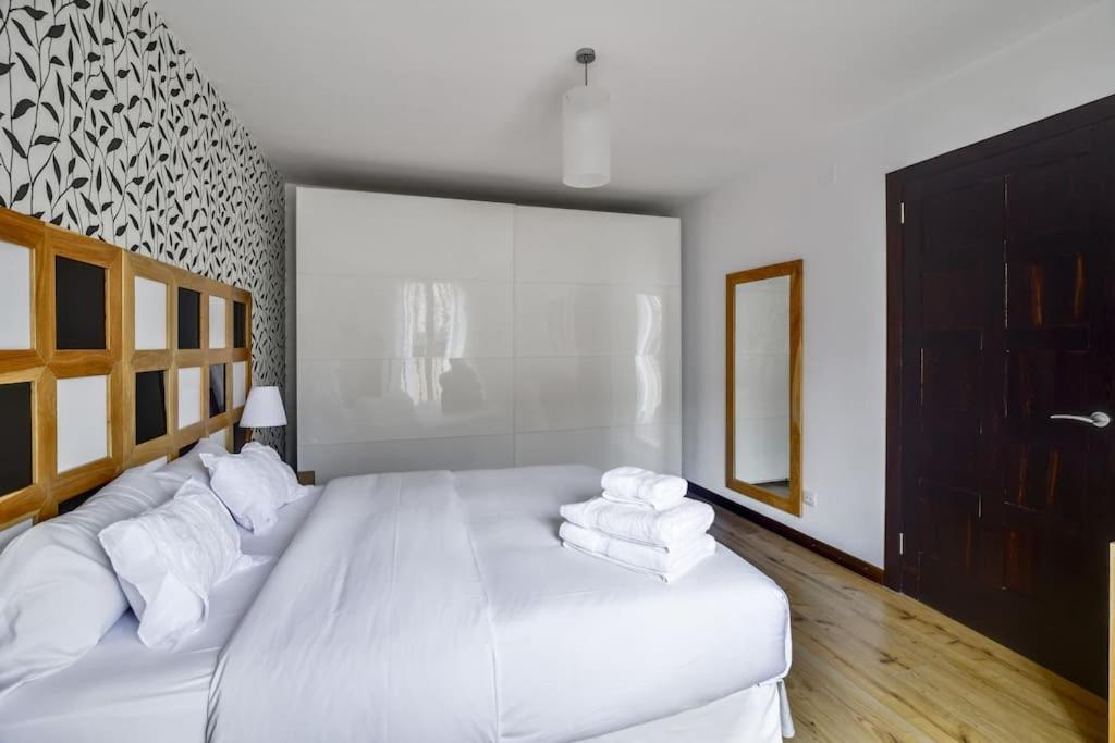 Big Stylish And Modern Apartment In Madrid Centre Экстерьер фото
